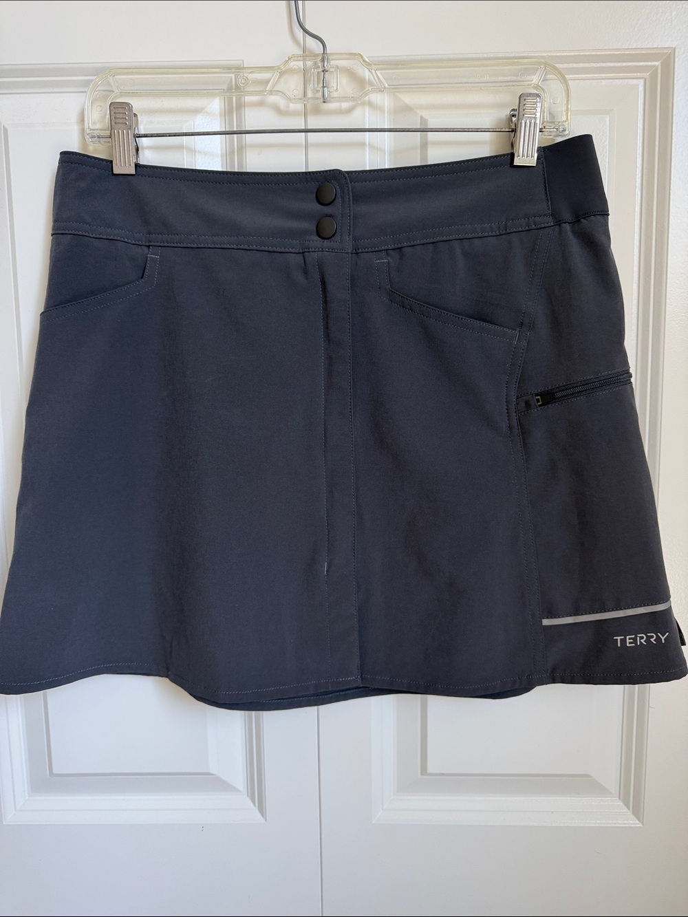 Terry Bicycles Metro Skirt sz Small Ebony Women’s Gray Active Biking Stretch Zip